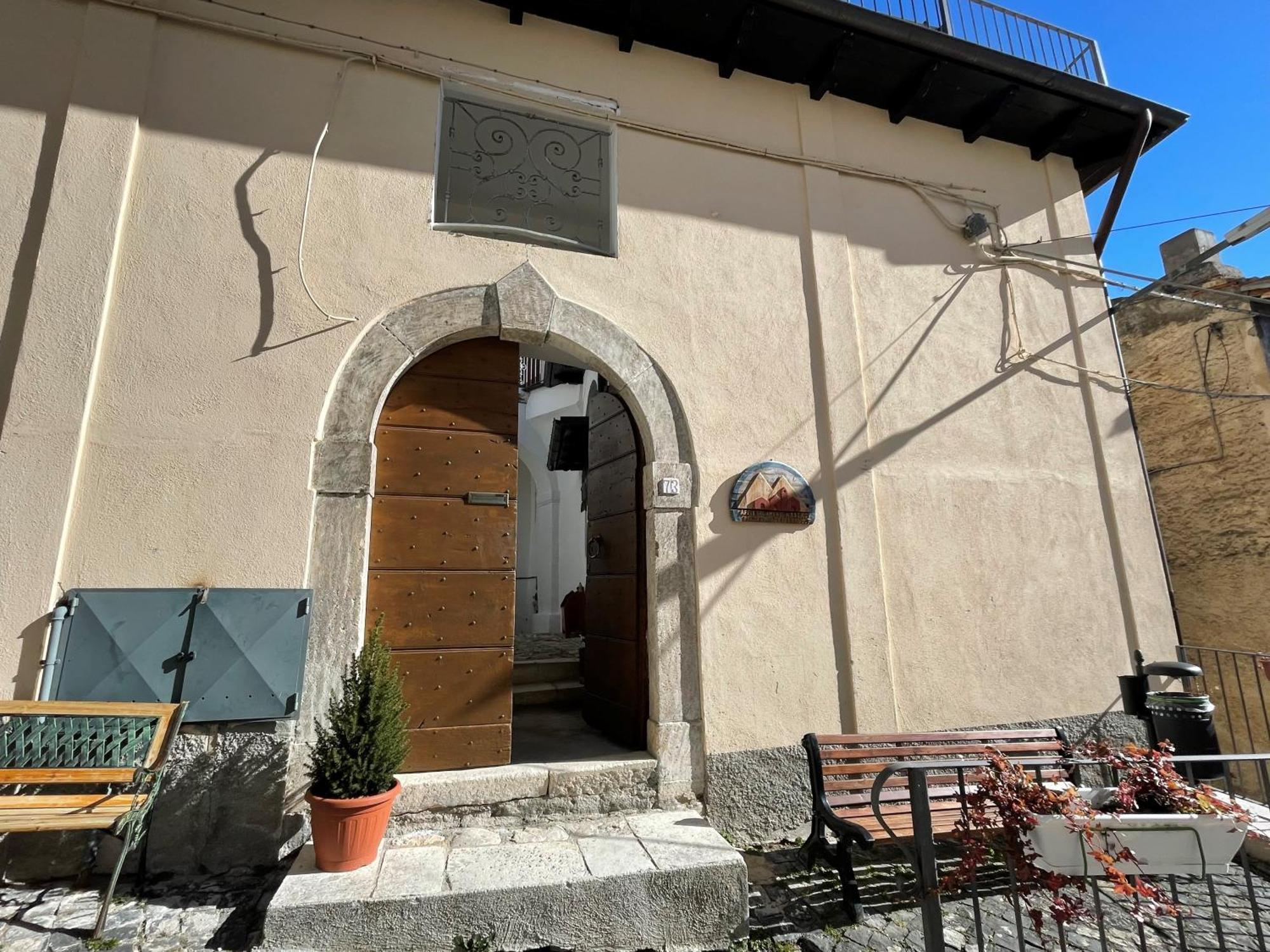 Piazzetta Del Forno Appartamento Assergi Exterior foto