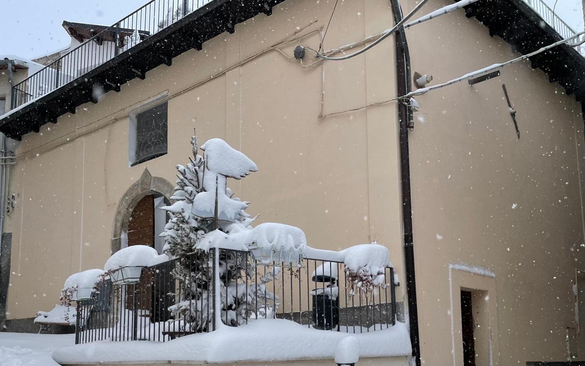 Piazzetta Del Forno Appartamento Assergi Exterior foto